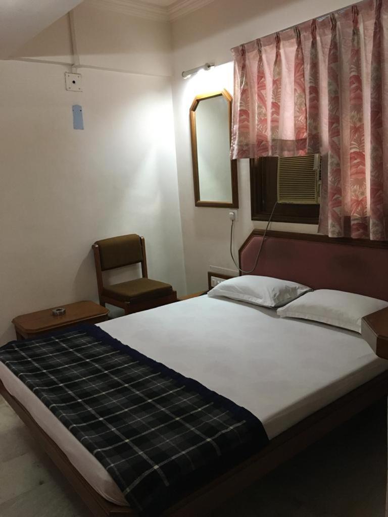 Hotel Grg Vadodara Luaran gambar