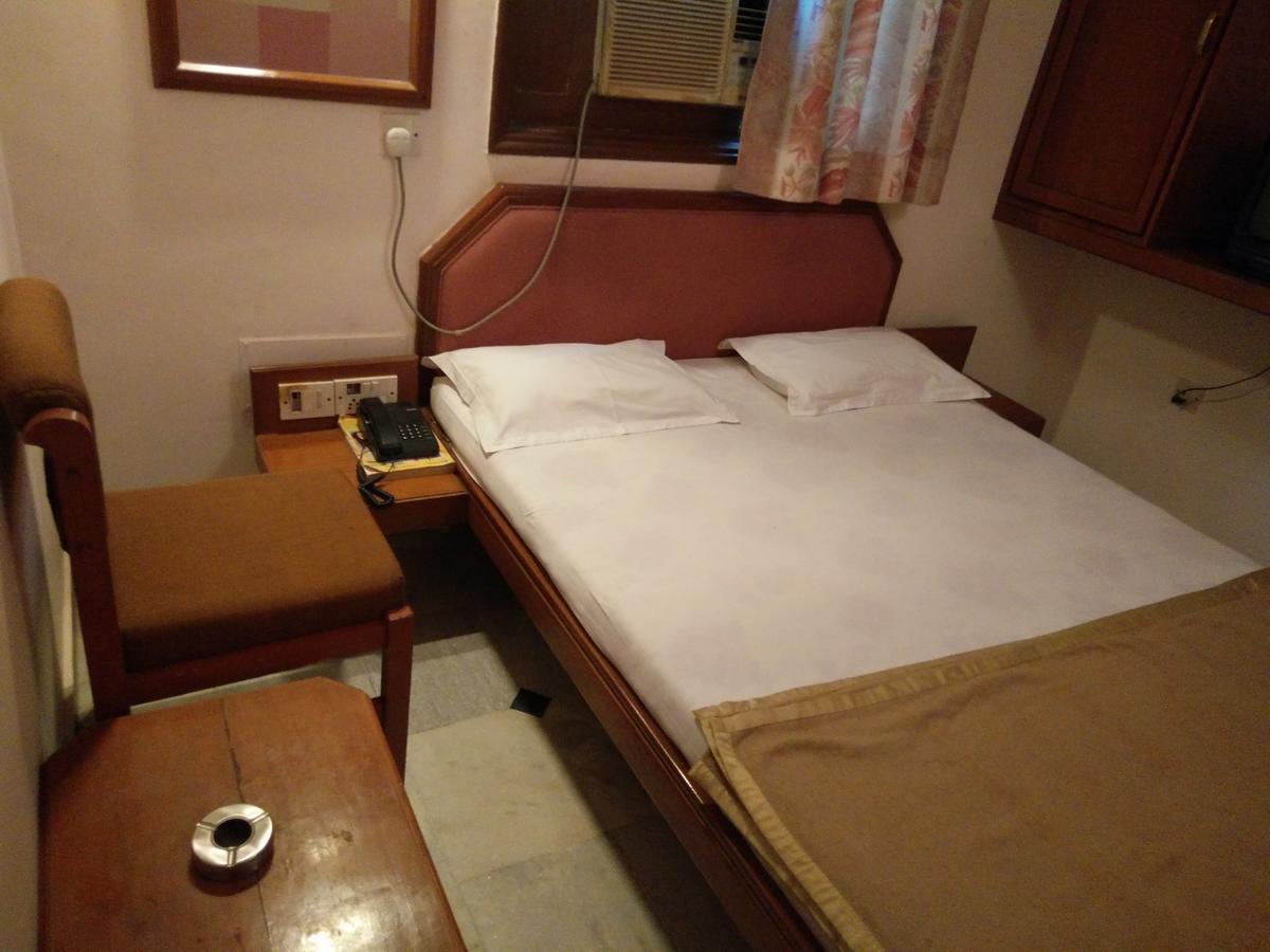 Hotel Grg Vadodara Luaran gambar